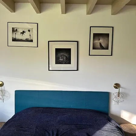 1h10 De Paris, Avec Piscine Chauffee Villa