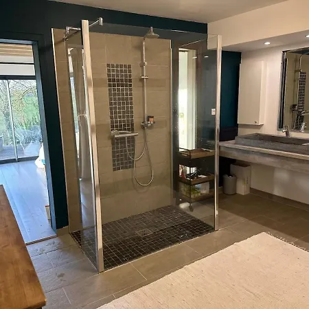 1h10 De Paris, Avec Piscine Chauffee Et Jacuzzi *