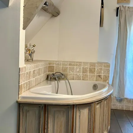 1h10 De Paris, Avec Piscine Chauffee Et Jacuzzi Villa