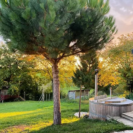 1h10 De Paris, Avec Piscine Chauffee Et Jacuzzi