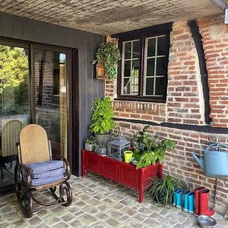 1h10 De Paris, Avec Piscine Chauffee Villa *