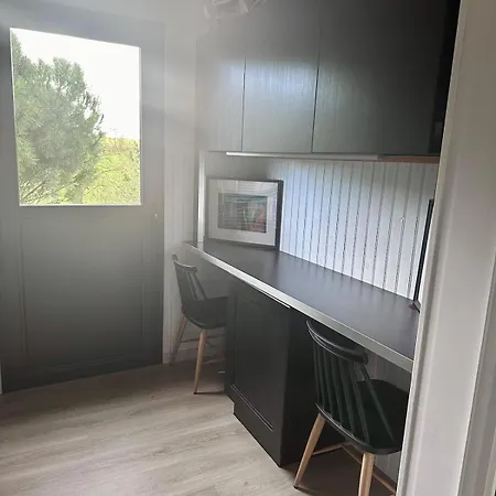1h10 De Paris, Avec Piscine Chauffee *